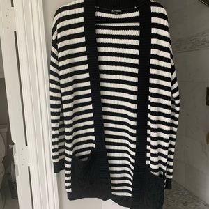 Express NWOT black and white sweater knit cardigan